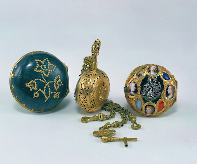 Gilt bronze pocket watch with agates and enamel insets